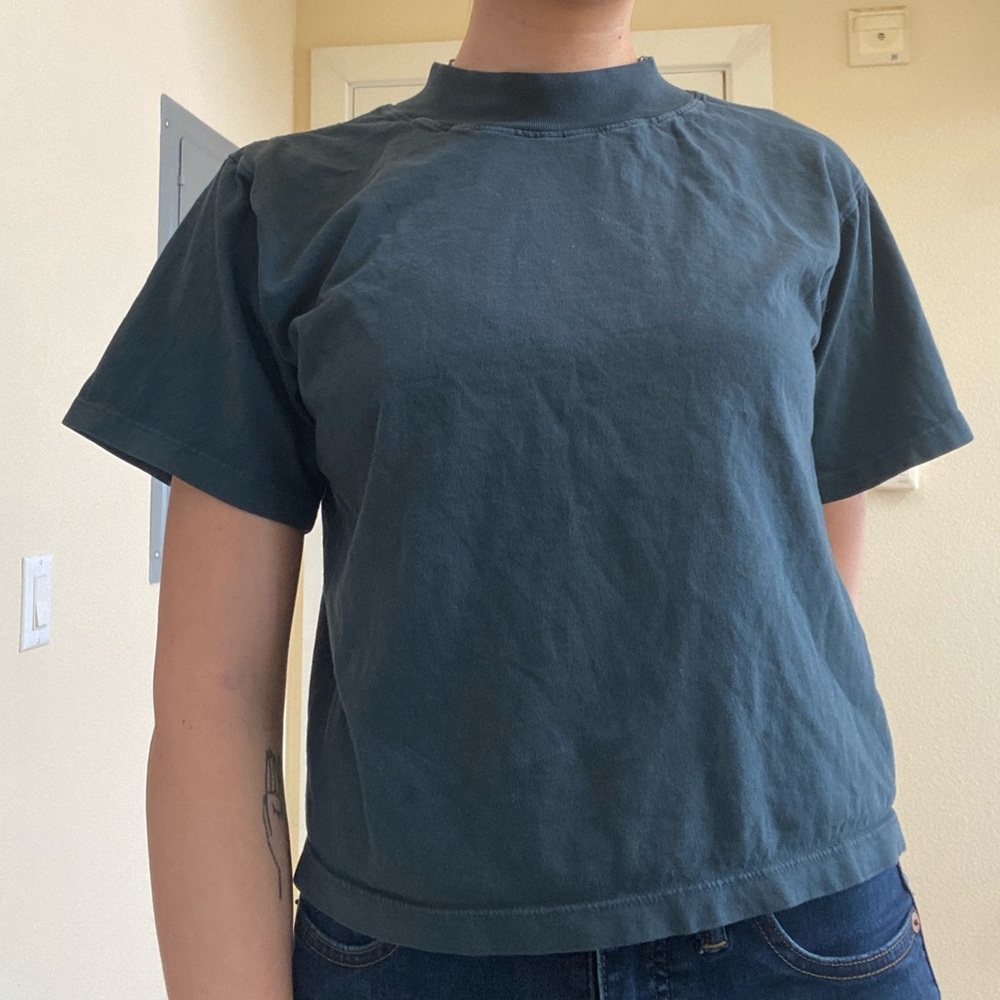 URBAN OUTFITTERS MOCK NECK NEW